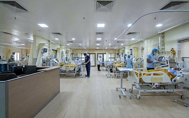 When to Visit a Superspeciality Hospital Instead of a Regular Clinic — A Clear Guide for Kolkata Families